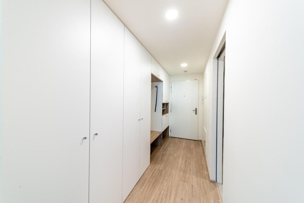 Apartments Harfa Πράγα Εξωτερικό φωτογραφία
